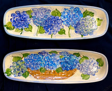 Load image into Gallery viewer, 18&quot; X 6&quot; Ceramic Hydrangea Bread Tray
